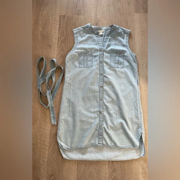 Women’s Sleeveless Belted Shirtdress - Picture 6 of 9